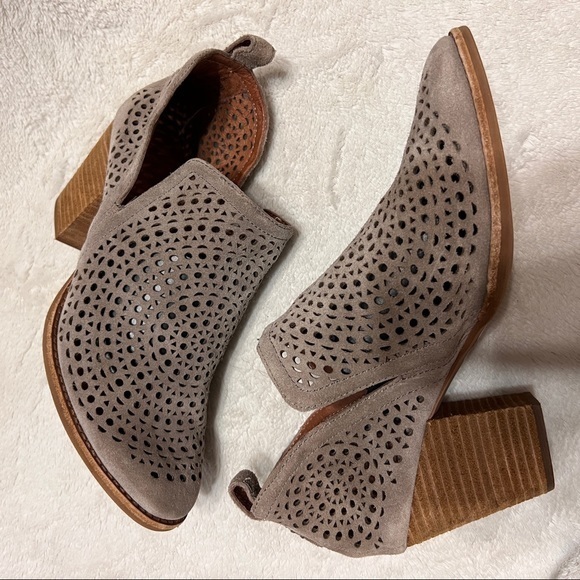 JEFFREY CAMPBELL ROSALEE Laser Cut Ankle Boots Booties 9.5 - Picture 9 of 16